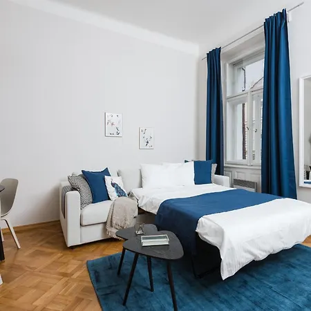 Airstay Vinohrady Апартаменты *